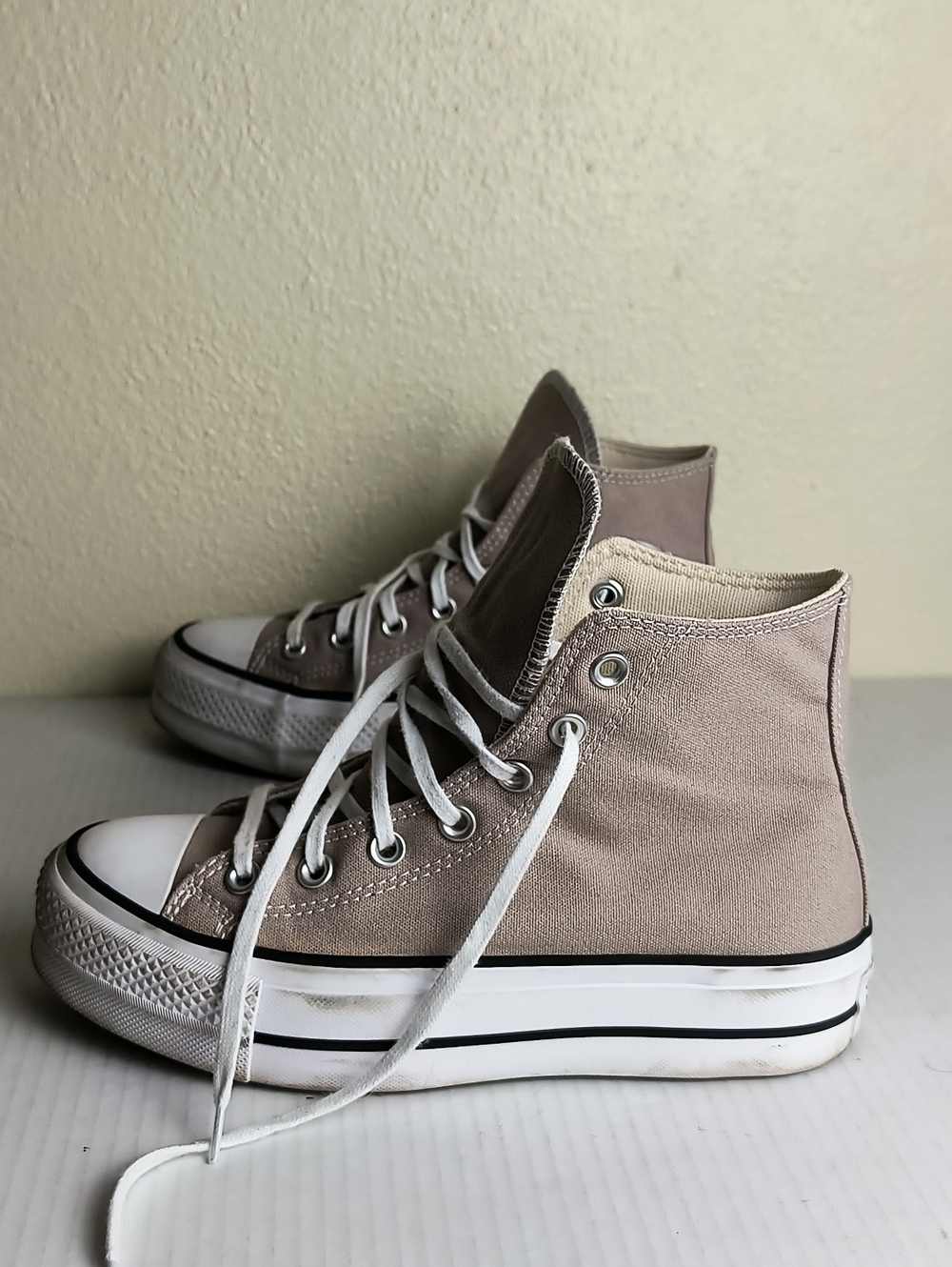 Chunk Taylor Converse All*Star Size 7 Taupe High-Top Sneakers